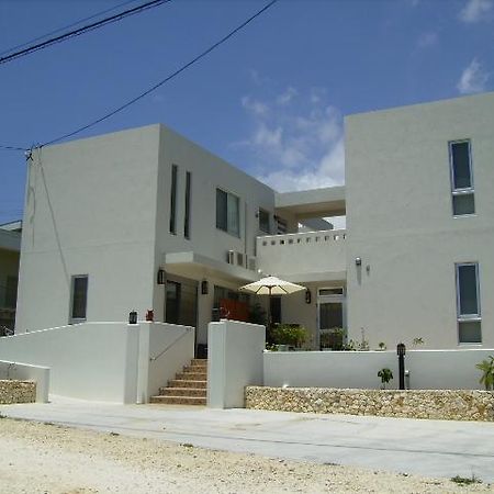 Casa Di Bravo Hotell Miyakojima  Exteriör bild